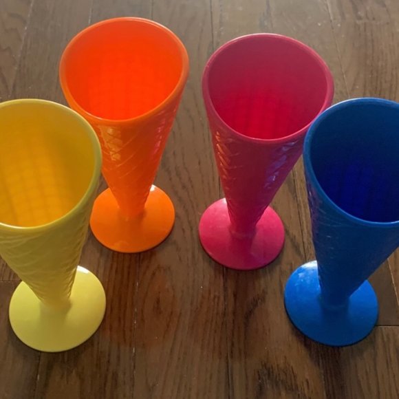 8" tall Waffle cone cup for ice cream, sundae, rootbeer float,.. - Picture 6 of 8